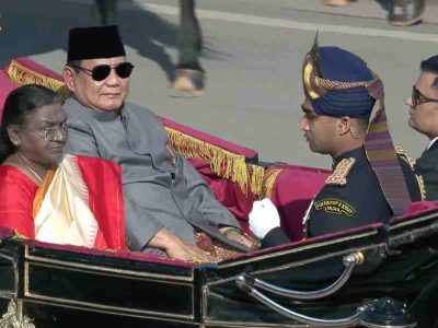 President Droupadi Murmu and Indonesian President Prabowo Subianto, the chief guest for this year's Republic Day, arrive in a 'traditional buggy,' a ceremonial practice revived in 2024 after a 40-year hiatus