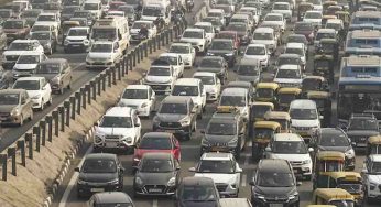 Delhi: Several routes diverted as rising Yamuna forces closure of Old Iron Bridge