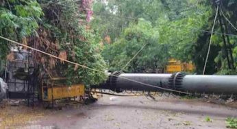 Delhi: 100-ft tall mobile tower collapses in Safdarjung Enclave