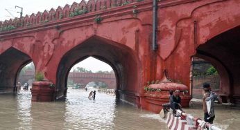 Delhi: Yamuna water enters houses as river crosses danger mark; evacuation begins