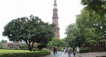 Delhi: Moderate rainfall and warm temperatures expected on Monday