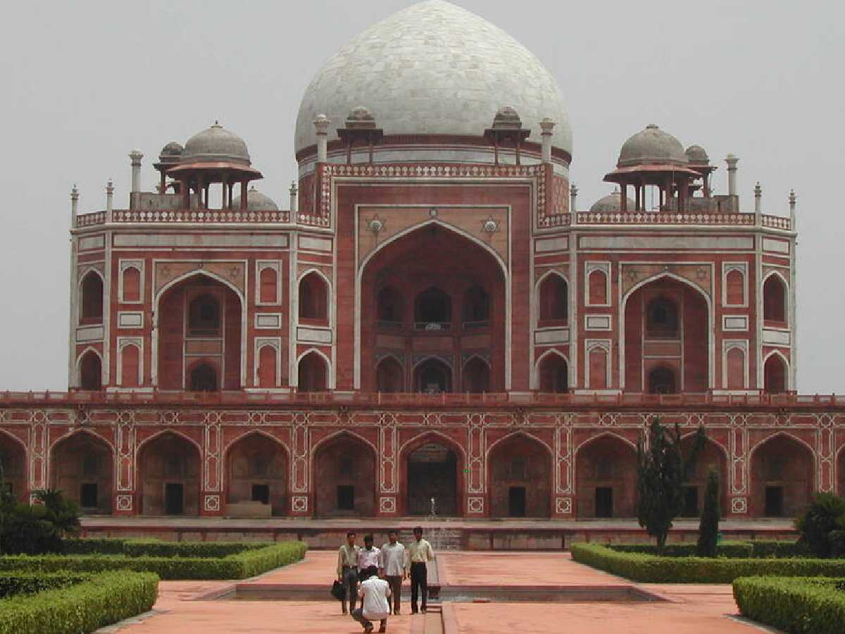 At least 12 injured as portion of structure collapses near Humayun’s Tomb in Delhi