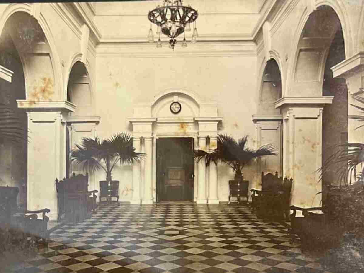 Anteroom to the Council Chamber