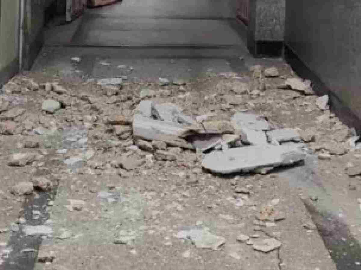 Portion of ceiling collapses in Delhi hospital