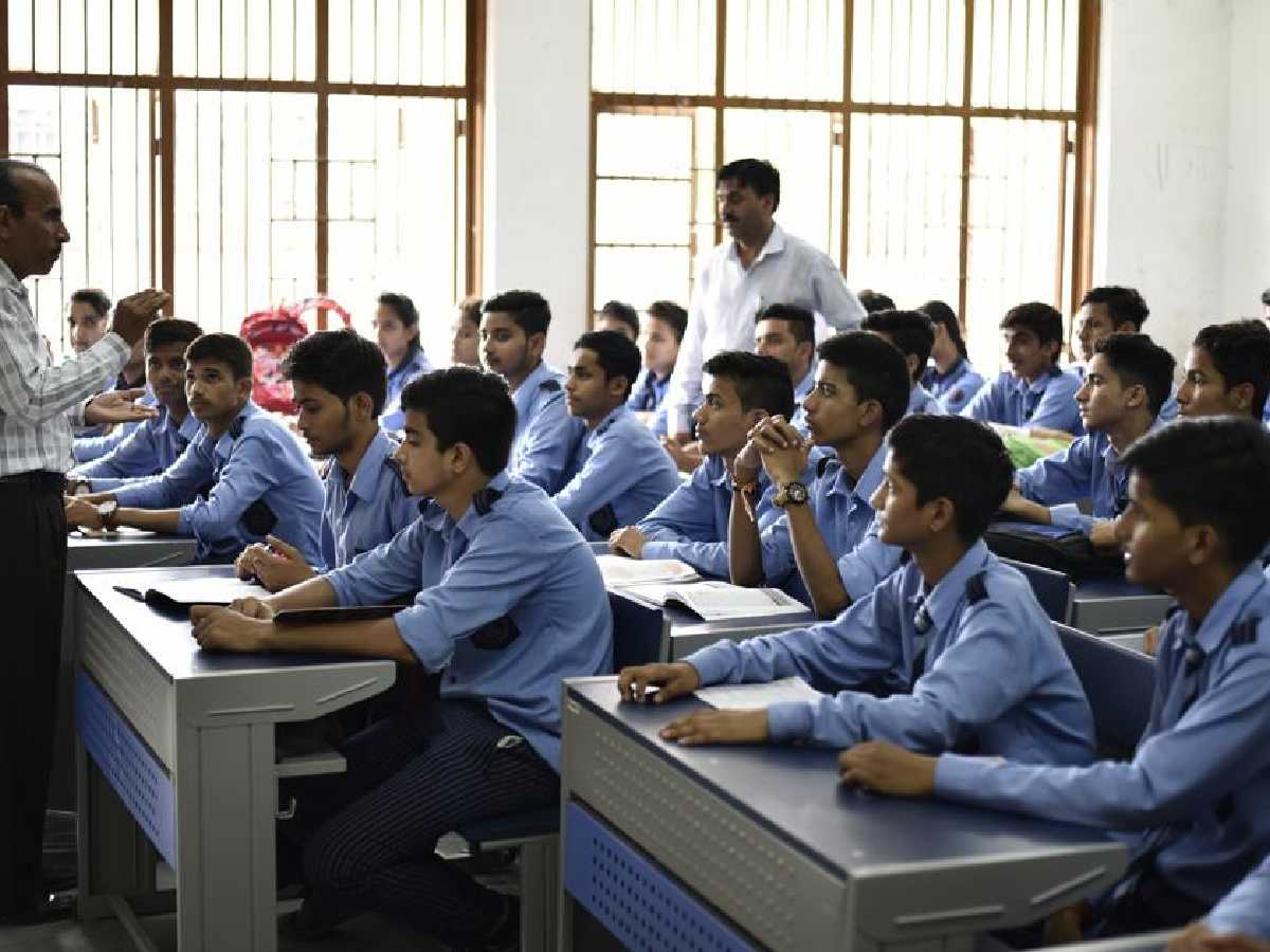 Four in ten Delhi school students take private tuition: Survey