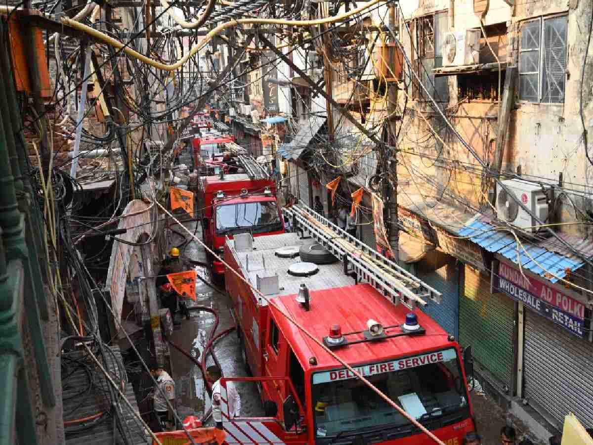 Delhi Fire Service took over 4 lakh SOS calls in last 15 years, 6,611 killed in mishaps