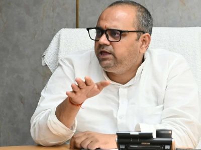 Delhi transport minister urges protesting DTC drivers to call off strike