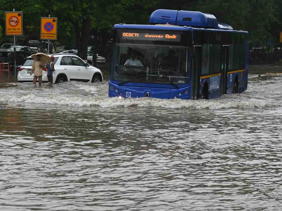 Heavy rain paralyses Delhi with jams and waterlogging
