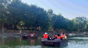 Boating relaunch at Purana Qila draws huge crowds
