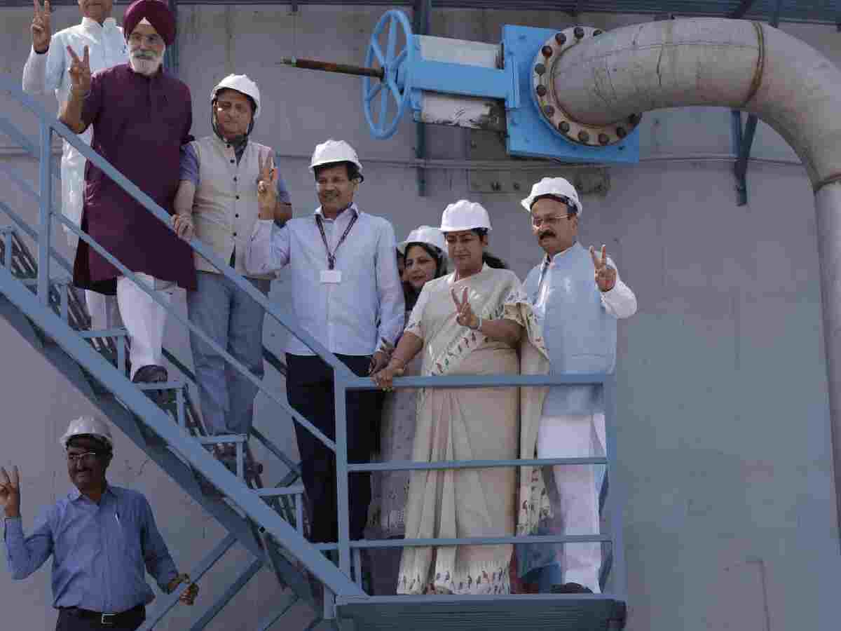 CM Gupta inaugurates Delhi’s first large-scale biogas plant at Nangli Dairy