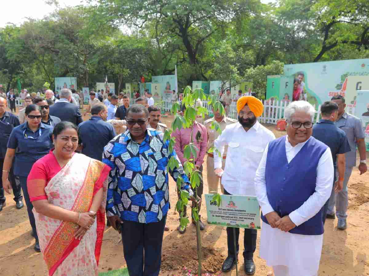 Diplomats from 70 countries plant saplings at Central Ridge in Delhi