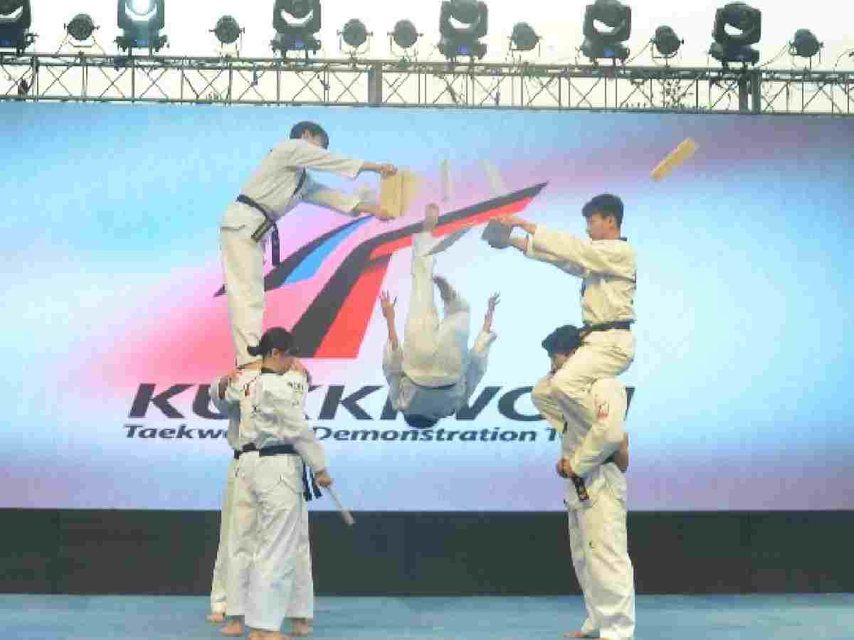 Kukkiwon Taekwondo Demonstration Team – Showcasing martial arts mastery at Rang De Korea