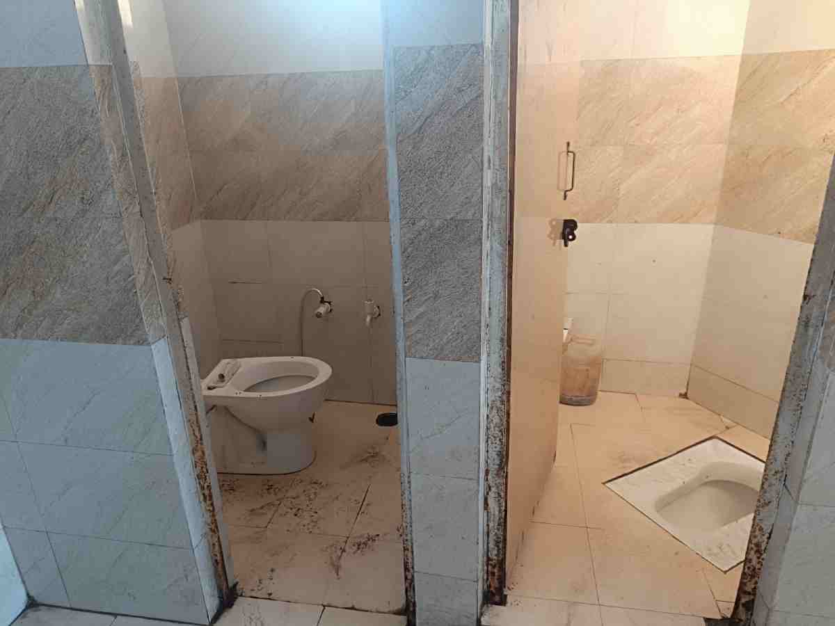 Damaged toilet seats make washrooms at Anand Vihar ISBT unusable