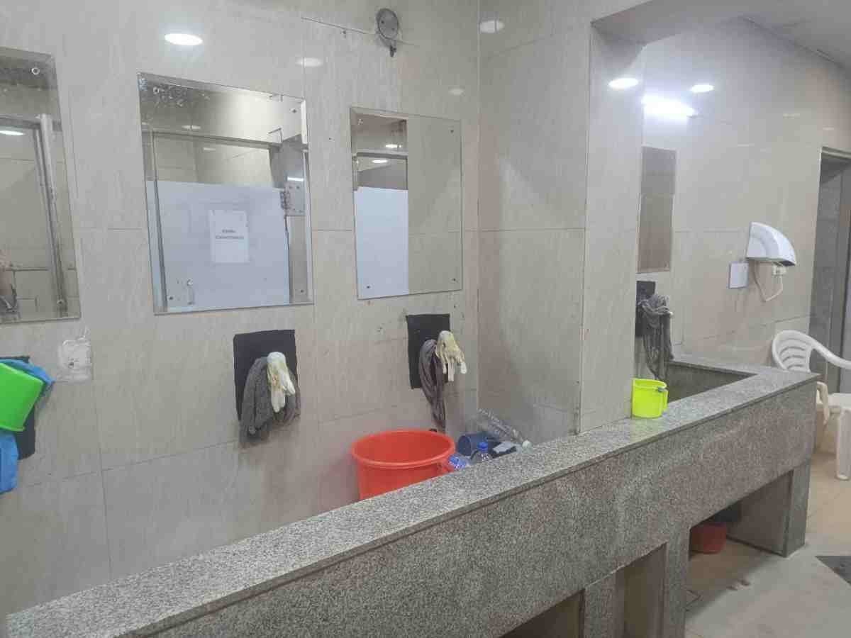 Cluttered washbasins and unhygienic taps make the washroom unsafe to use
