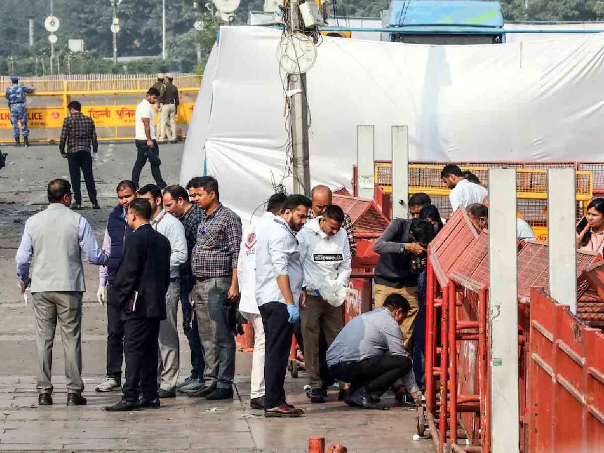 Delhi Blast: CCTV footage shows violent tremor inside Red Fort metro station during car explosion