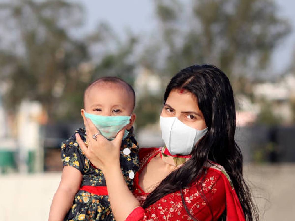 Babies struggling to breathe in Delhi’s winter smog
