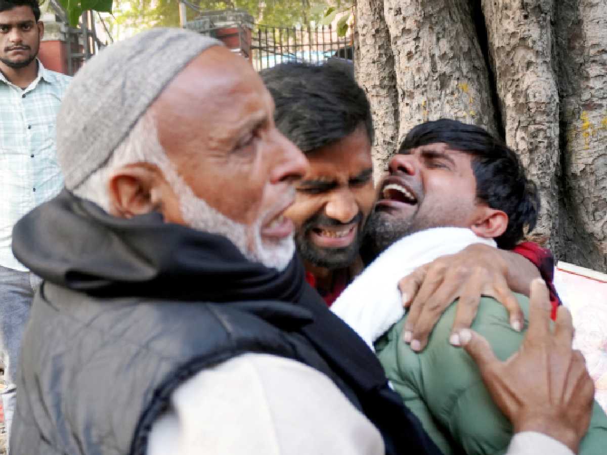 Delhi Red Fort blast: Tears and heartbreak outside LNJP Hospital as families gather to get bodies of victims