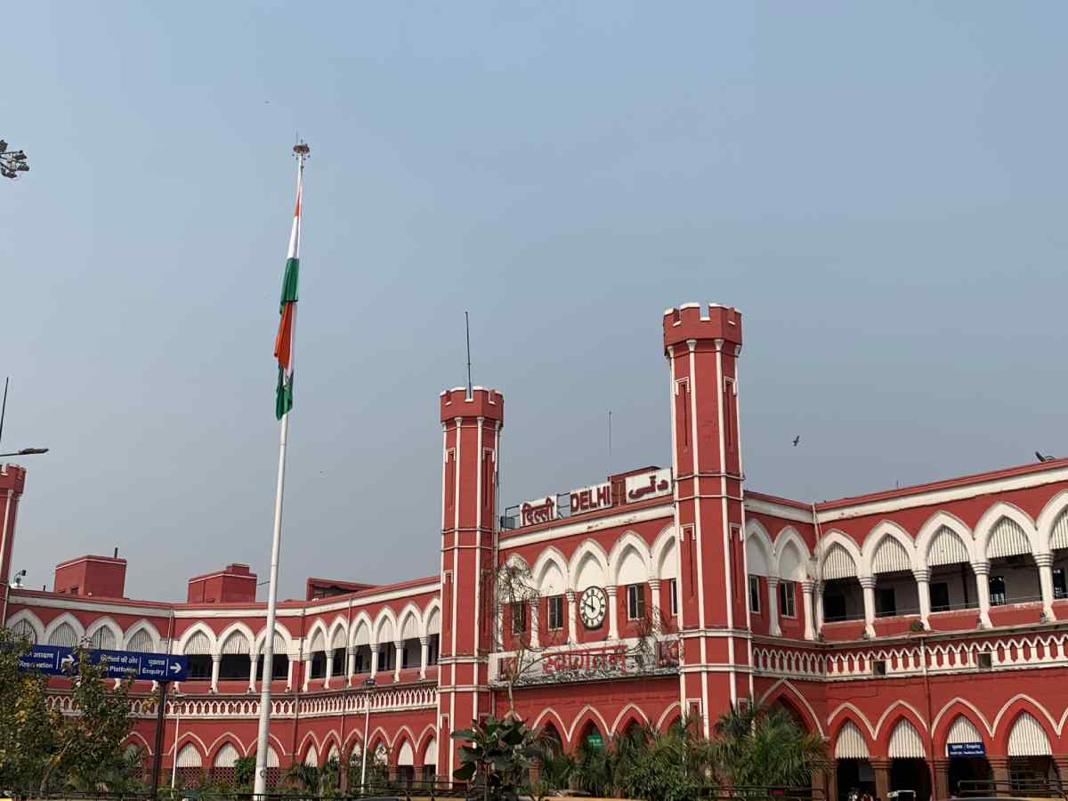 Delhi: Why children keep disappearing into the black hole of stations