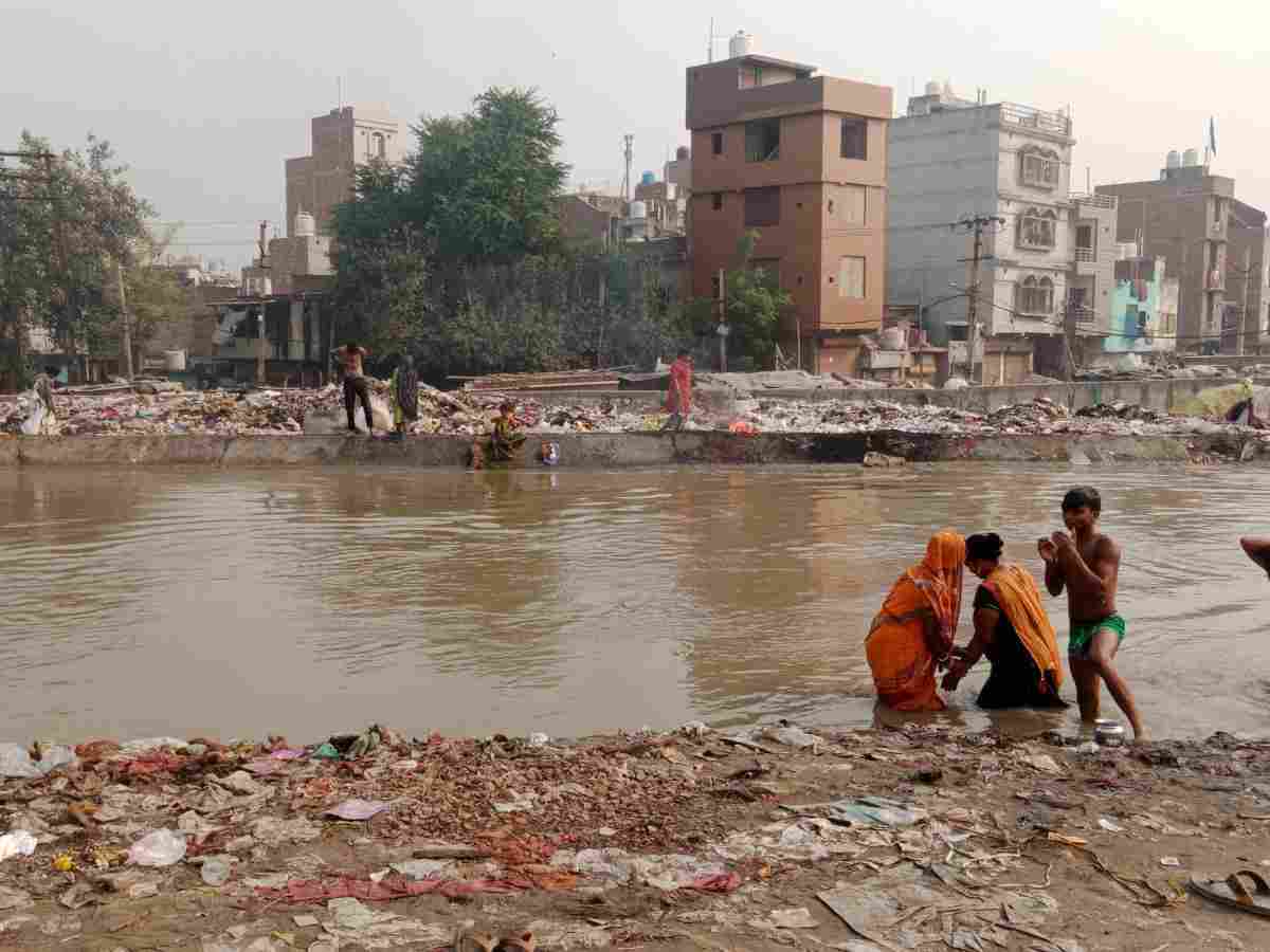 Toxic waste choking Western Yamuna Canal in Bawana