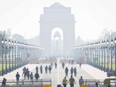 Sentinels of smog: migrant workers who keep Delhi running