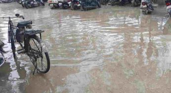 Delhi: Waterlogging cripples key Mathura Road stretch for a month