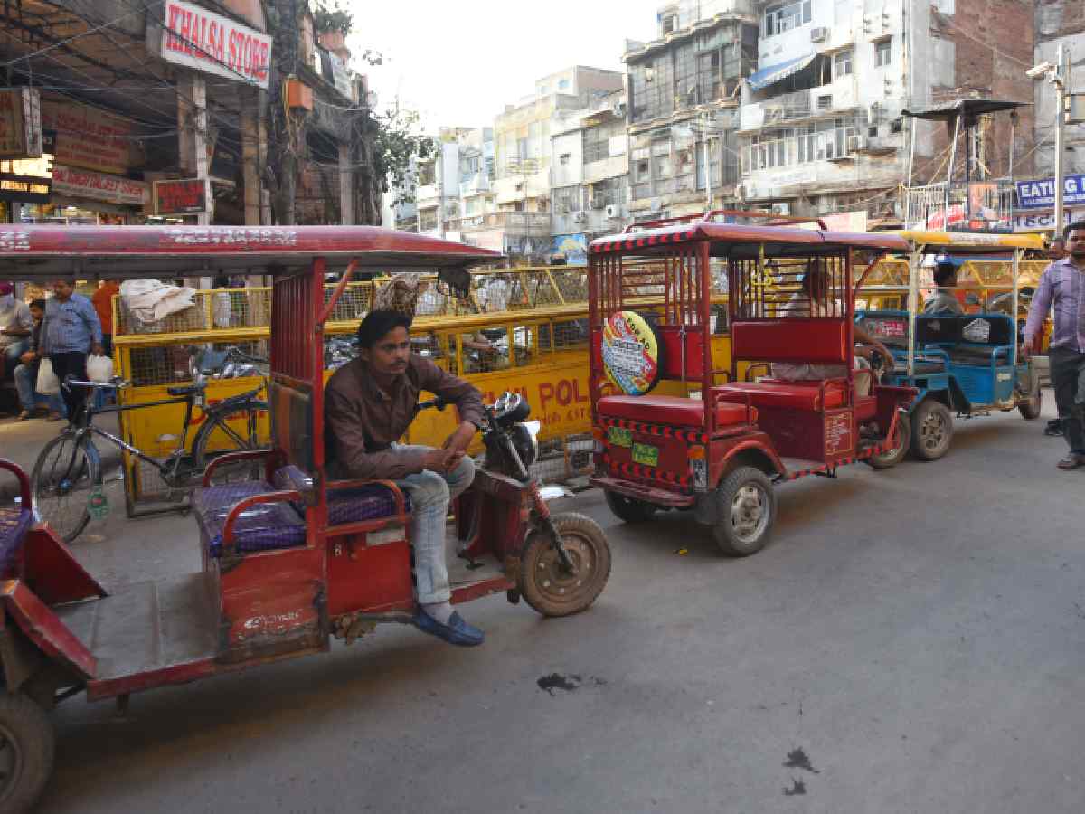 EV registrations rise in Delhi, e-rickshaws claim 42% share