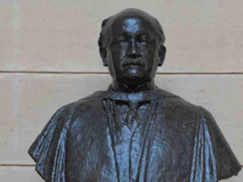 A bust of Edwin Lutyens, Delhi’s British architect, was placed at Rashtrapati Bhavan