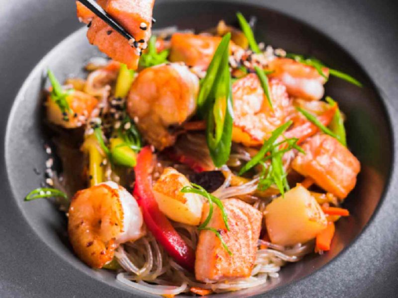 Stir-fried seafood with glass noodles