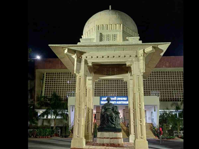 The Lady Hardinge statue at historic Lady Hardinge Medical College