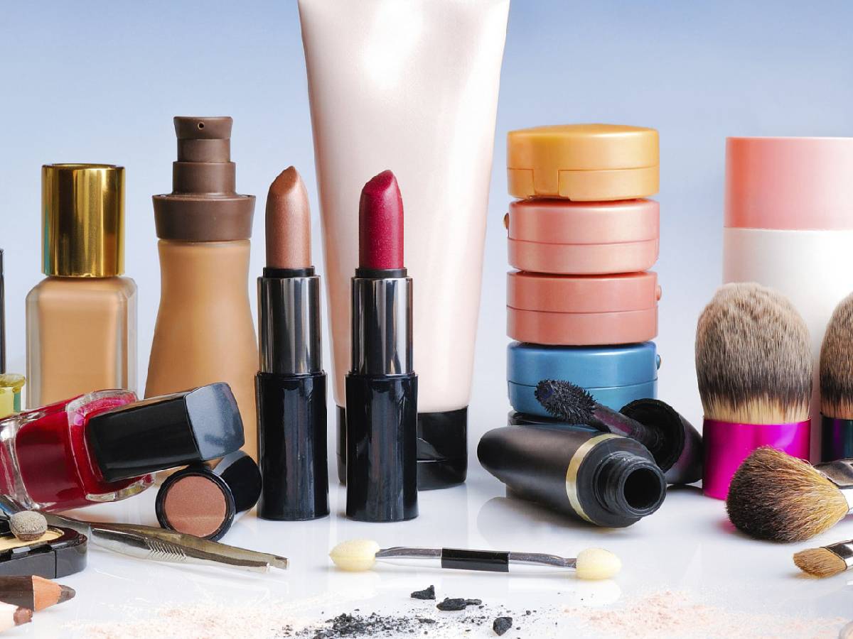 Fake cosmetic manufacturing racket busted in Delhi, kingpin among 4 held