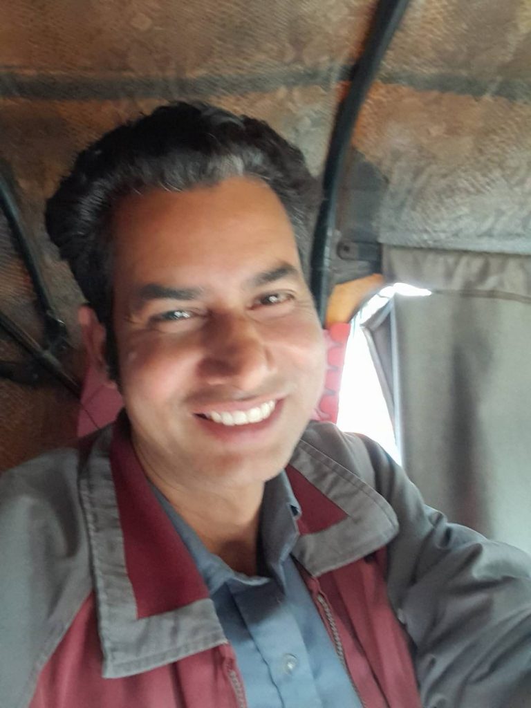 Sumo Driver Rupesh Rn Echoes of Bhagat Singh in Noida protests