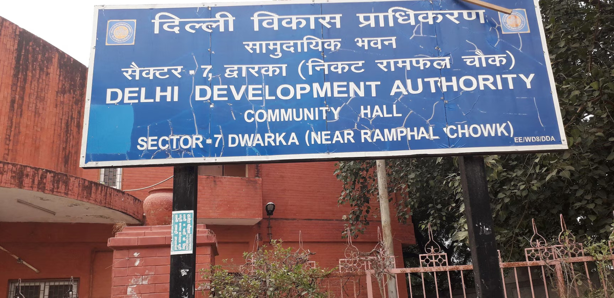 Delhi govt plans slum rehab policy with shopping complexes, e-rickshaw charging