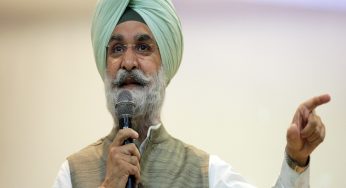 Delhi LG goes down memory lane while St Stephen’s graduates; urges pursuit of excellence