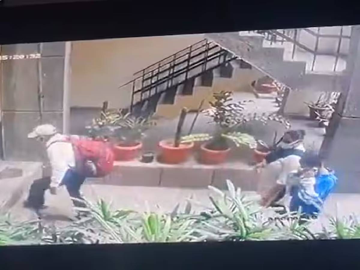 DU professor death: CCTV shows family entering building in face masks, leaving with changed clothes