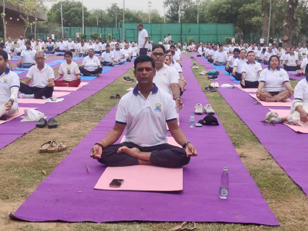 NDMC Chairman Keshav Chandra, IAS, along with senior officers and staff, participated in the Yoga Protocol Programme at PSOI, Chanakyapuri, New Delhi