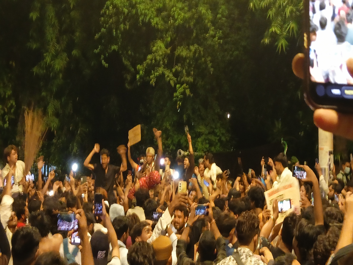 CJP Protest: Delhi Police welds extra barricades with chains, steps up security for weekend