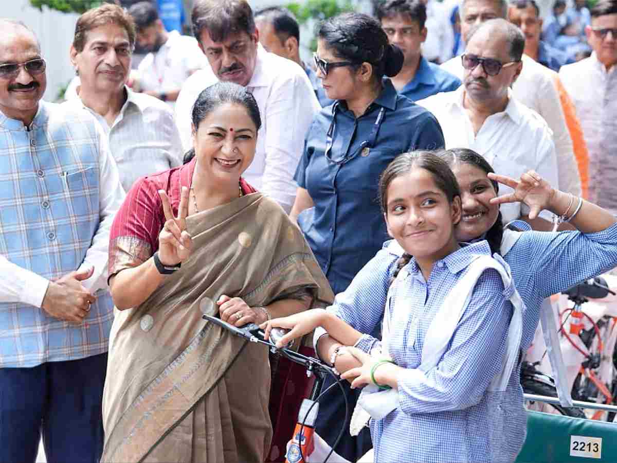 Delhi CM Gupta distributes bicycles to 200 Class 9 girl students of govt schools
