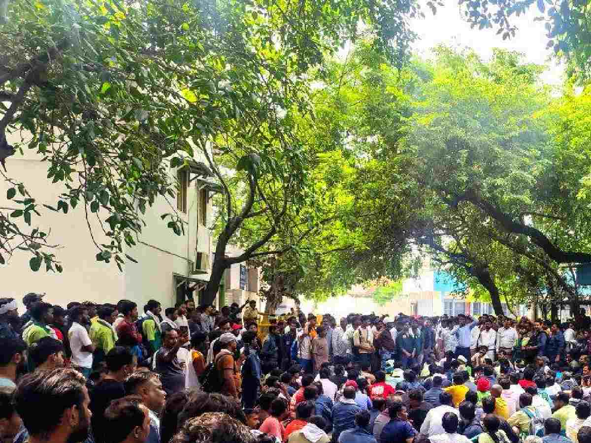 Delhi: Sanitation workers demand Rs 1 crore compensation, govt job after Kalyanpuri murder