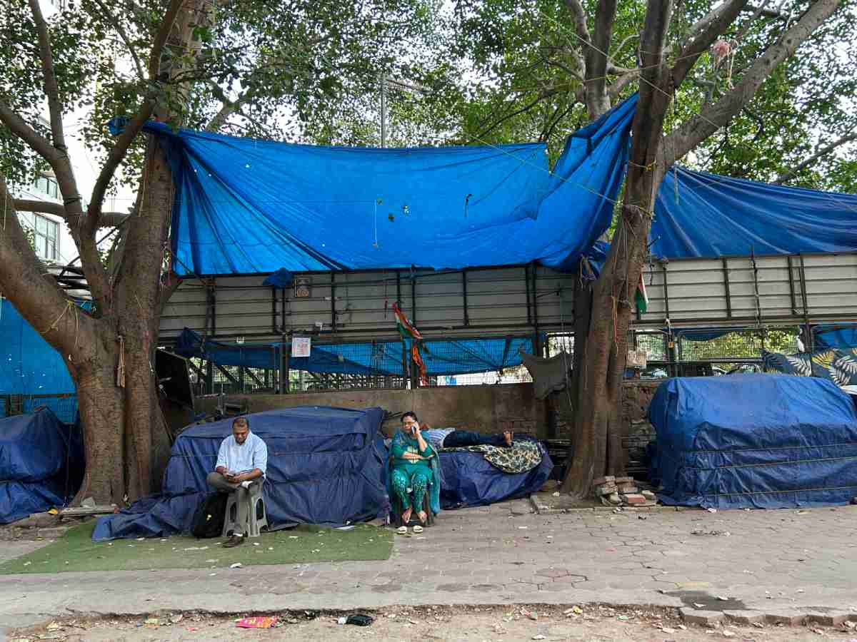 Small vendors’ stalls remain covered with blue tarpaulins at Janpath after they were asked to keep their businesses closed during the BRICS Summit