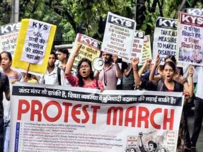 DUSU polls: March held over absence of SOL, NCWEB students’ issues in manifestos