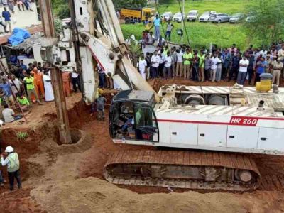 Girl pulled out of borewell after 10 hours, declared dead