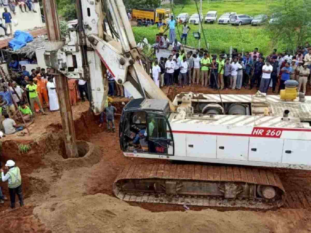 Girl pulled out of borewell after 10 hours, declared dead