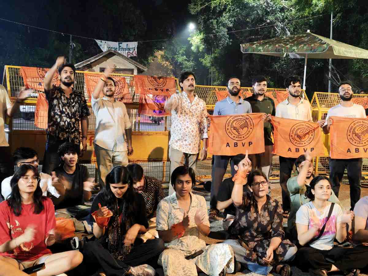 ABVP holds protest at JNU against professor accused of sexual misconduct