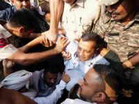 Arvind Kejriwal detained by Delhi Police while marching to Jantar Mantar